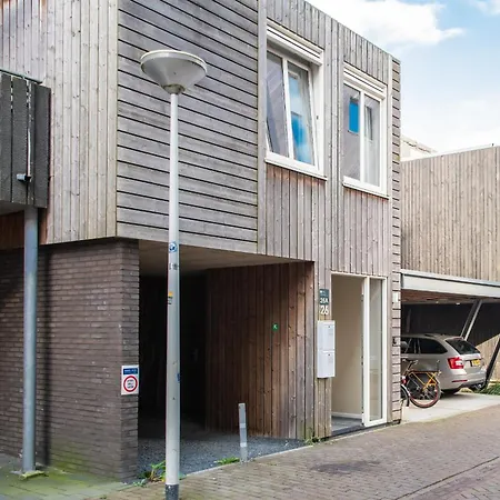 North Spacious For 6 Guests شقة