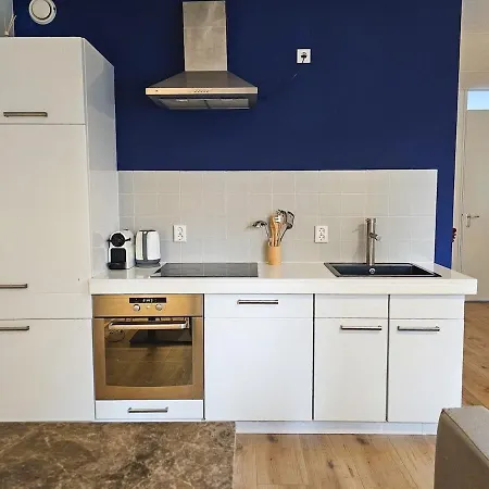 North Spacious For 6 Guests