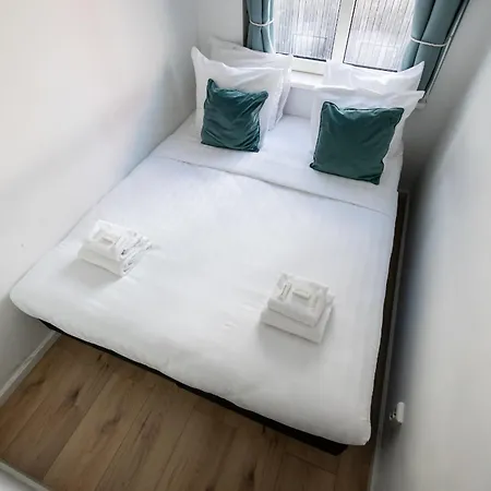 North Spacious For 6 Guests
