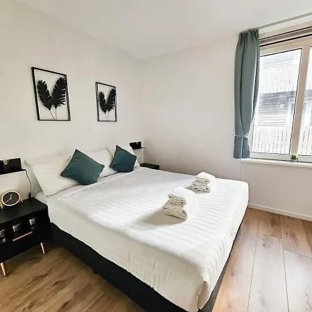 North Spacious For 6 Guests